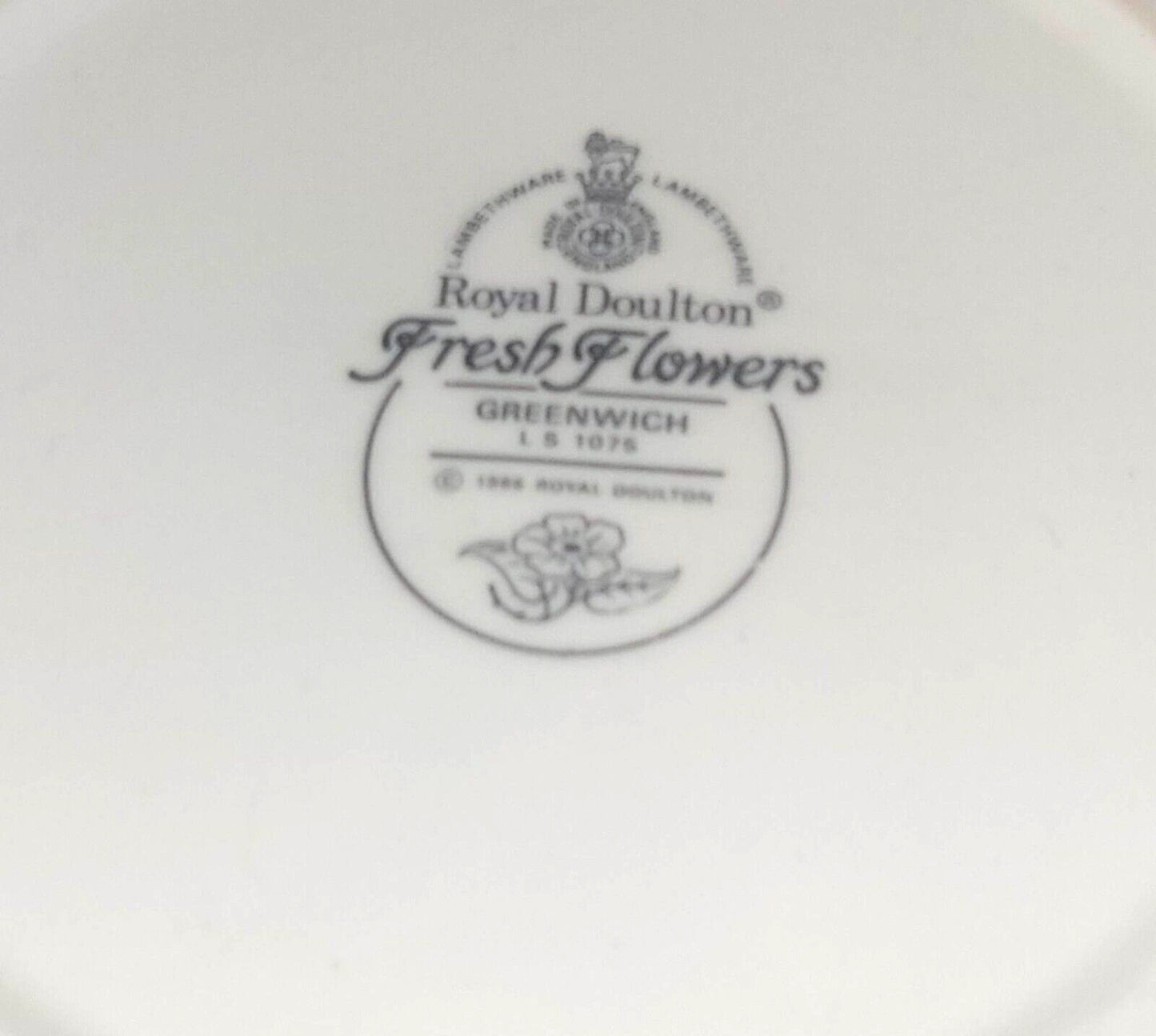ROYAL DOULTON FRESH FLOWERS GREENWICH 2.5 PINT TEAPOT