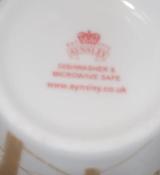 2X AYNSLEY GOLD WHITE CHRISTMAS IN THE COUNTRY COFFEE CUP MUGS