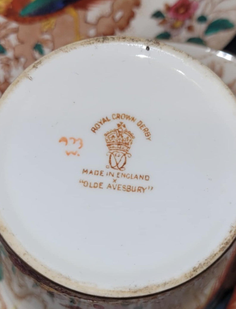 2x Vintage Royal Crown Derby Olde Avesbury English Bone China cup saucer plate