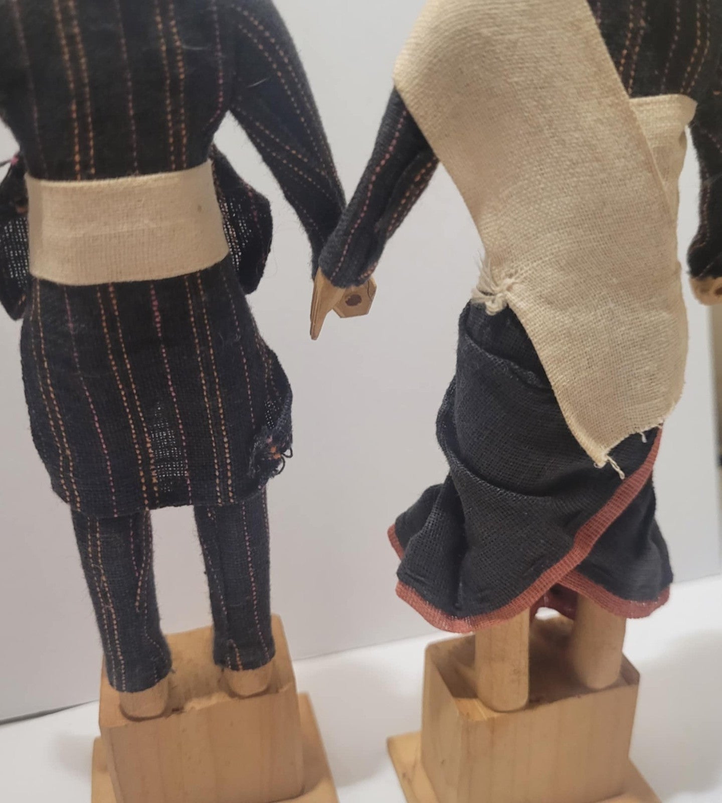 Vintage Nepalese Wooden Folk Art Dolls Traditional Village Couple 8" figurine