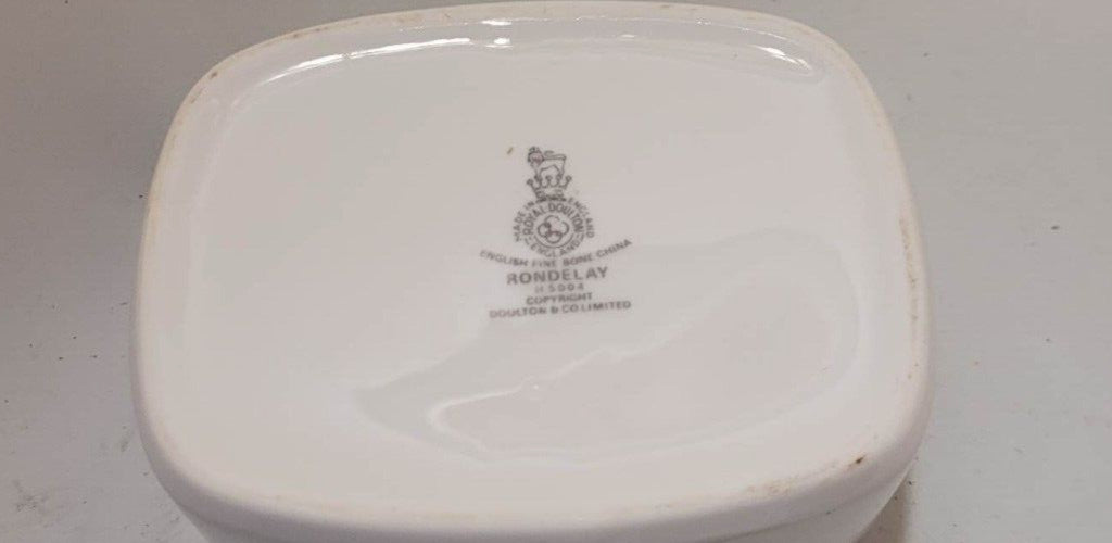 Royal Doulton Rondelay Covered Sugar Bowl box bone china