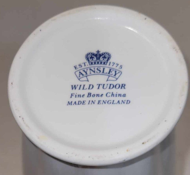 Vintage Aynsley Fine Bone China wild tudor fluted Vase 6.5"