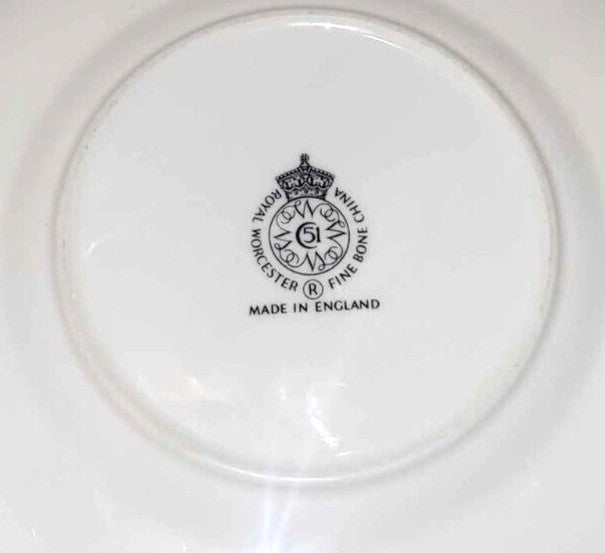 2x Royal Worcester golden harvest dinner plates 10"