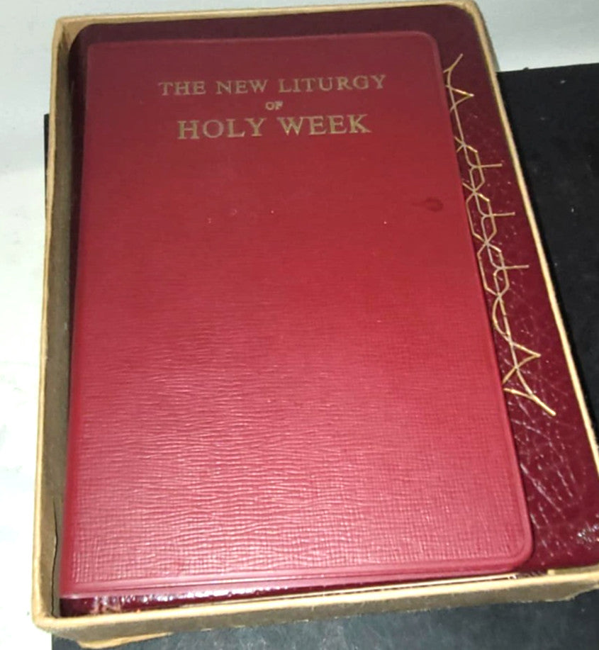 Missal Roman Catholic  Mass 1958 Red Leather boxed and The new liturgy book USA