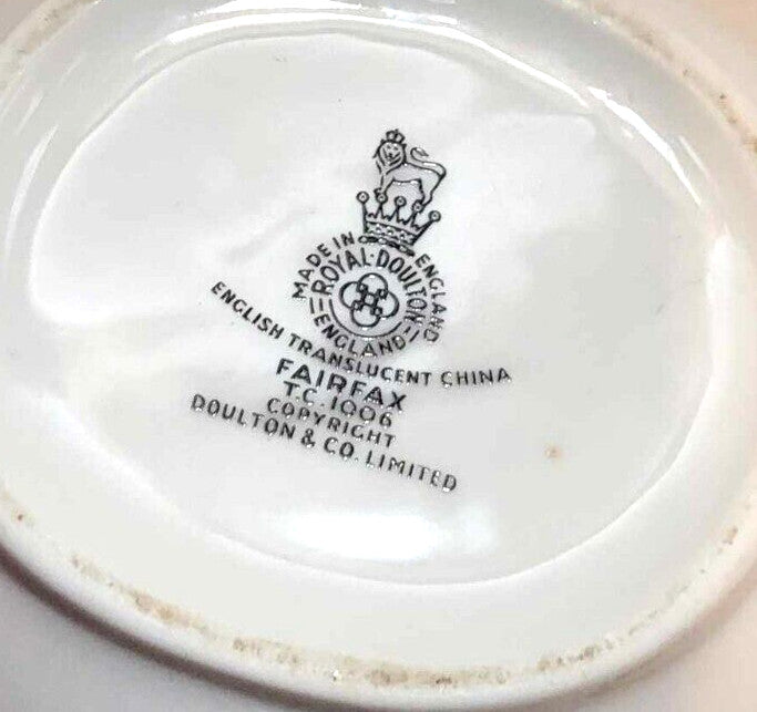 Royal Doulton Fine China England TC1006 Fairfax lidded sugar bowl