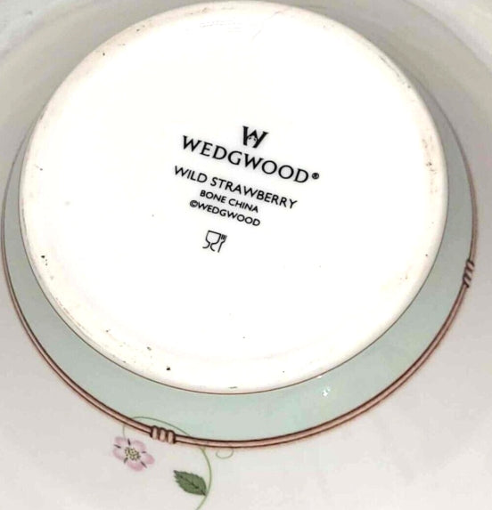 Wedgwood Wild Strawberry Petal Lidded Trinket Box – 5" Bone China