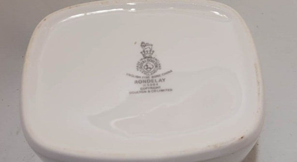 Base and backstamp of Royal Doulton Rondelay H5004 covered sugar bowl