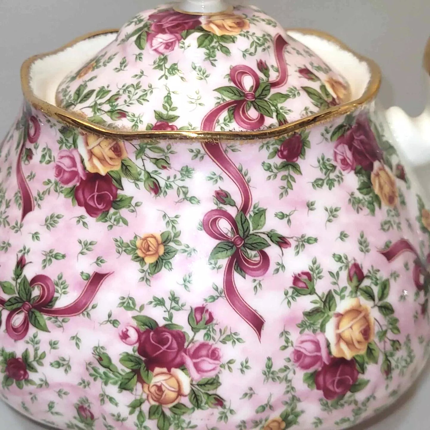 Royal Albert old country roses pink chintz Tea Pot Medium Size 1 3/4 pint