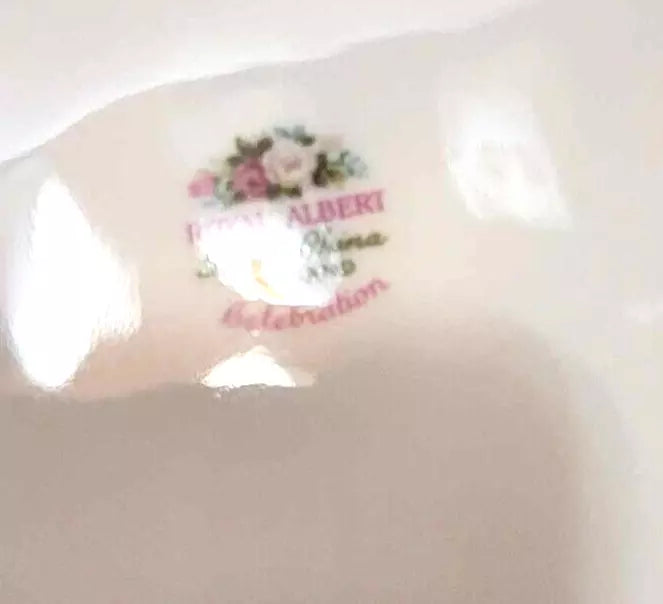 royal albert Celebration Large Tureen With lid bone china England serving dish