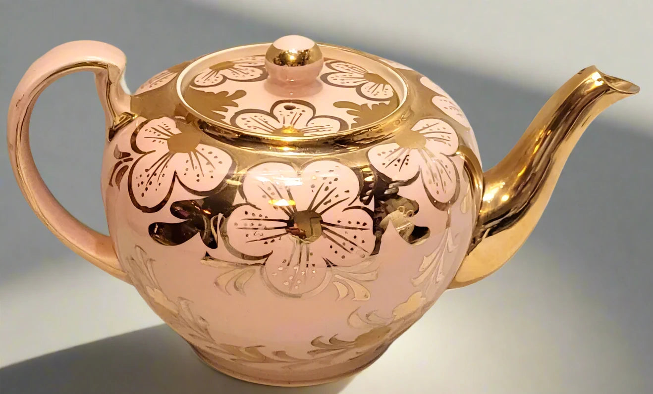 Vintage pretty pink Gold Lingard Ceramic Tea Pot England teapot