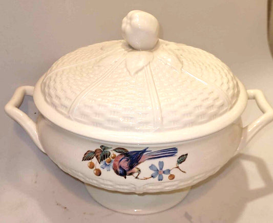 Wedgwood Londonderry Covered Bowl serving dish tureen
