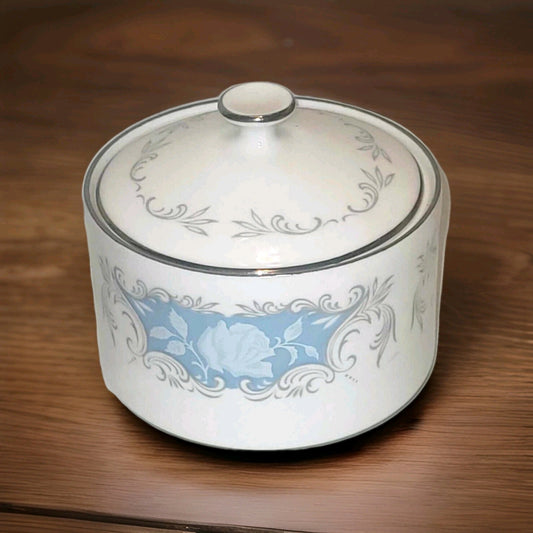 Pretty Aynsley Bone China Moonlight Rose lidded sugar bowl preserves pot