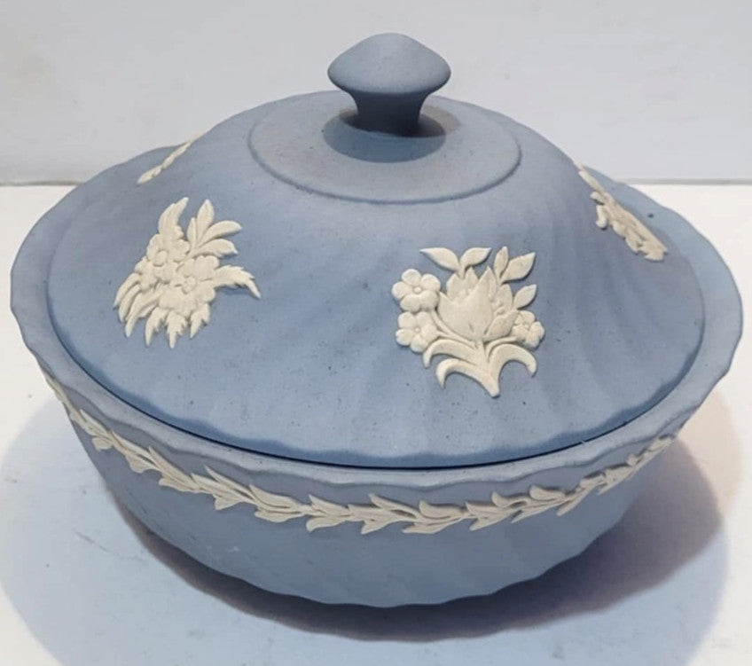 Wedgwood Jasperware blue round trinket lidded powder box 6" floral