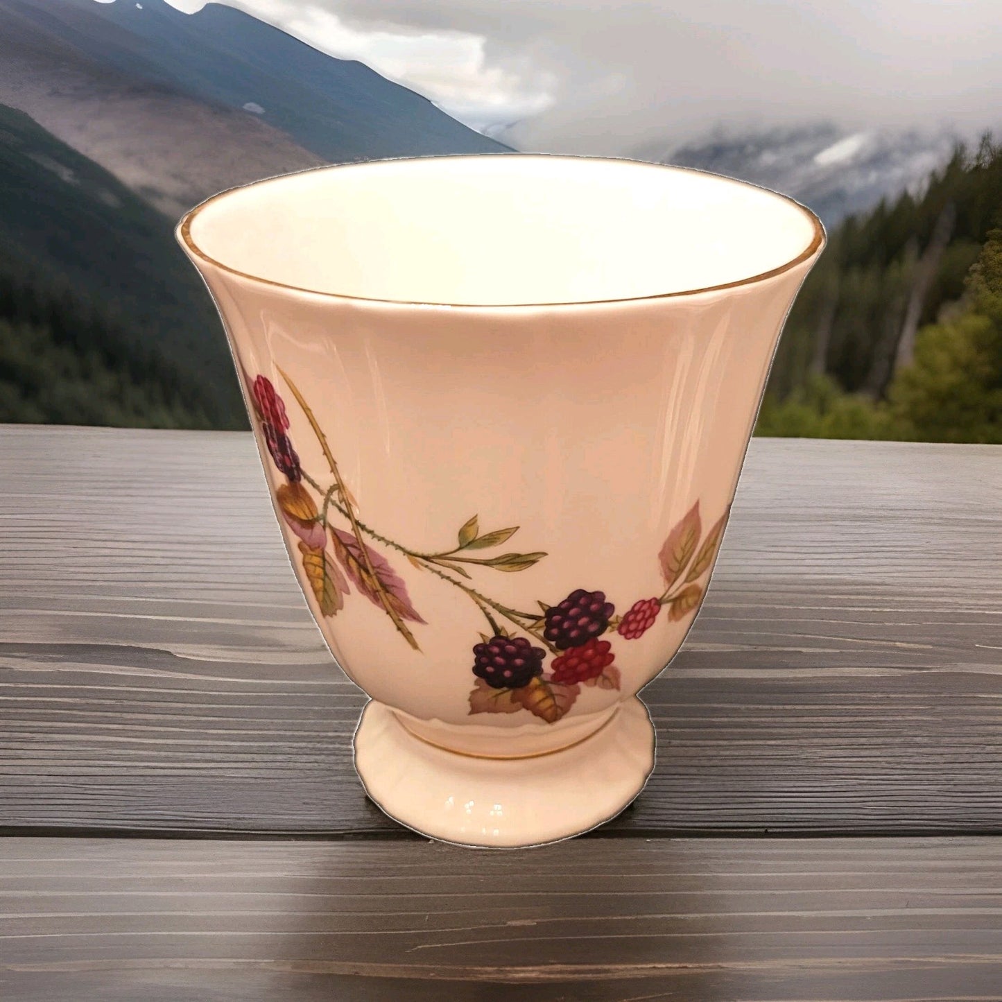 Royal Worcester Arden gold fruit vase ornamental bone china England 4.5"