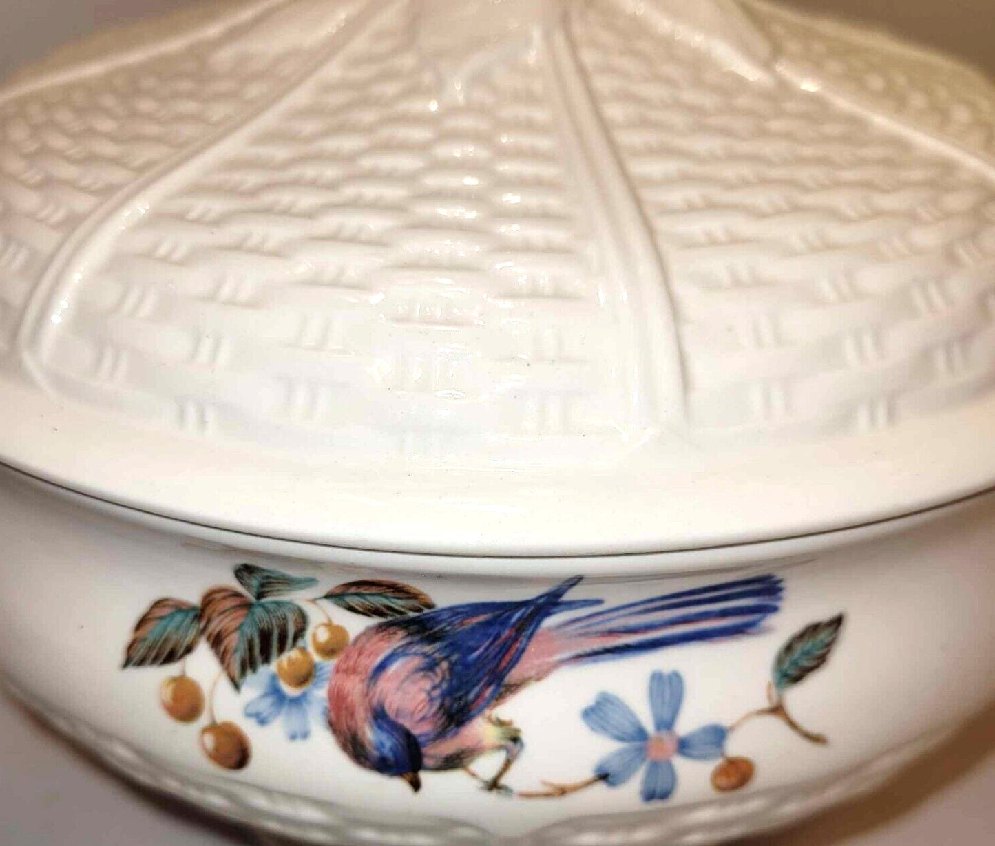 Wedgwood Londonderry Covered Bowl serving dish tureen
