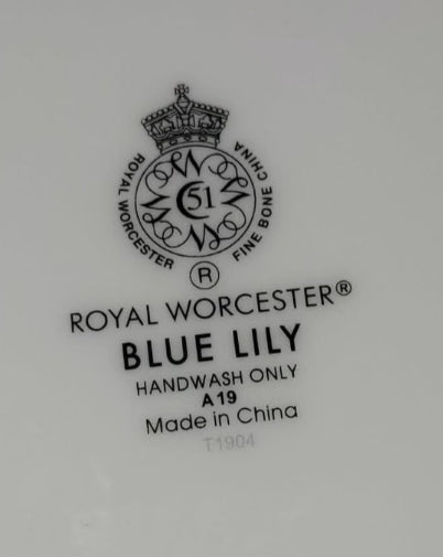 Royal Worcester Blue Lily T1904 Salad Plate 8¼ Inch